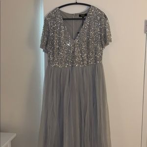 Lovedrobe Luxe Cap Sleeve V Neck Midi Dress